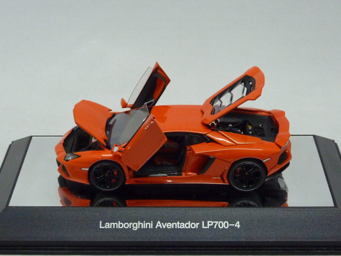 Lamborghini Aventador LP700-4 1/43