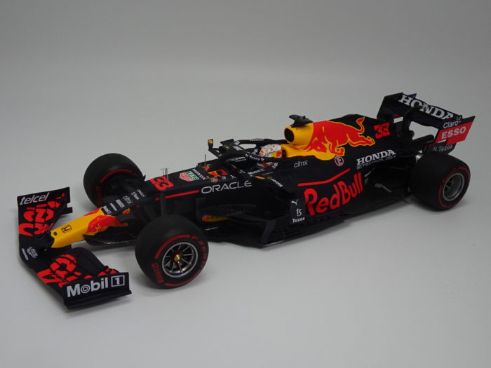 Red Bull Racing Honda RB16B Winner Abu Dhabi GP 2021 Max Verstappen 1/18
