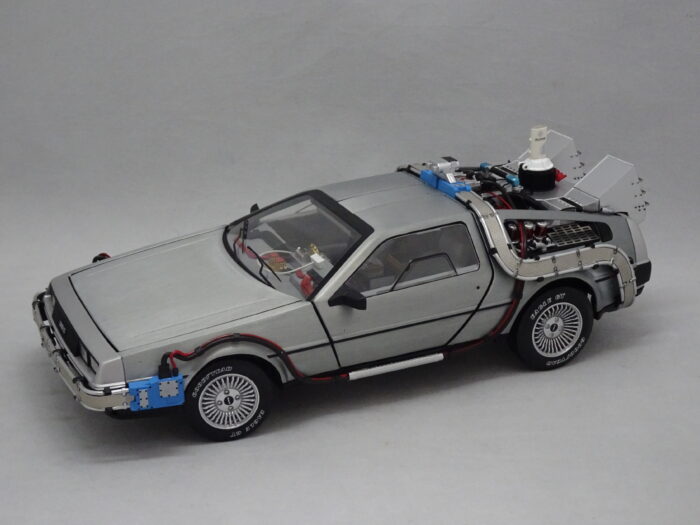 DeLorean Back to the Future Time Machine with Mr. Fusion 1/18