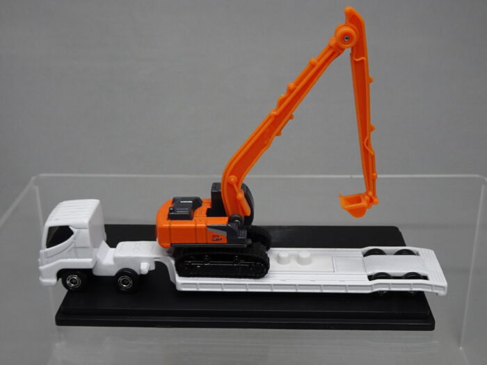 Hitachi Construction Machinery Super Long Front Long Front Excavator ZX210-7 SLF and Transporter